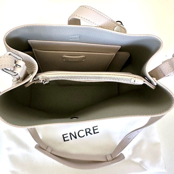 Encre Women's Sophisticated Champagne Shoulder Bag - Picture 6 of 13